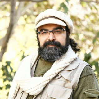 عکس علیرضا مجابی (م. آذرفر)، شاعر، نقاش، کالیگرافیست و پژوهشگر